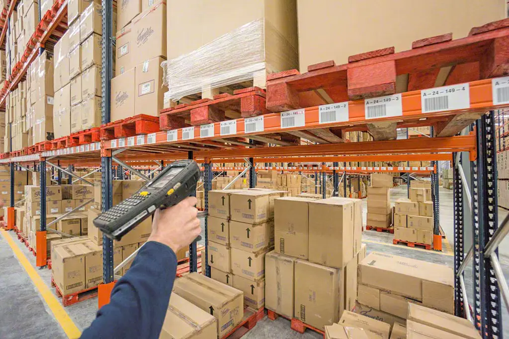 How to Avoid Stockouts Without Overstocking